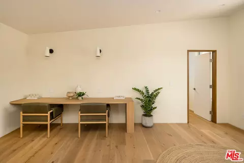 Other - 2132 Walnut Ave, Venice, CA 90291 photo 7 of 10