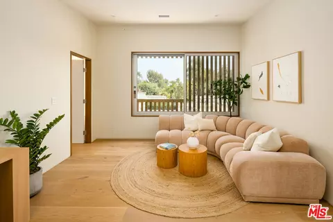 Other - 2132 Walnut Ave, Venice, CA 90291 photo 6 of 10