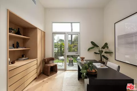 Other - 2132 Walnut Ave, Venice, CA 90291 photo 2 of 10