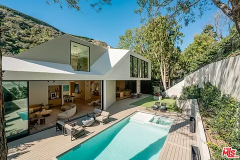1508 Roscomare Rd, Los Angeles, CA 90077
