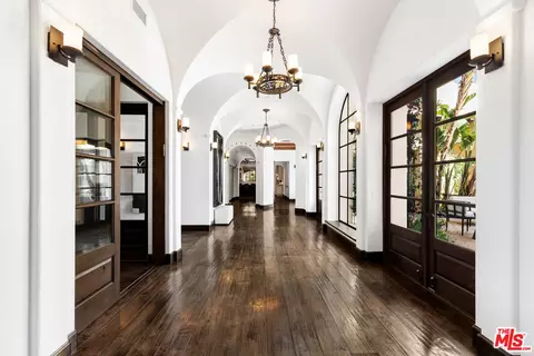 Entry Way - 6914 Solano Verde Dr, Somis, CA 93066 photo 3 of 5