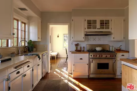 Kitchen - 92 Grace Ter, Pasadena, CA 91105 photo 4 of 4