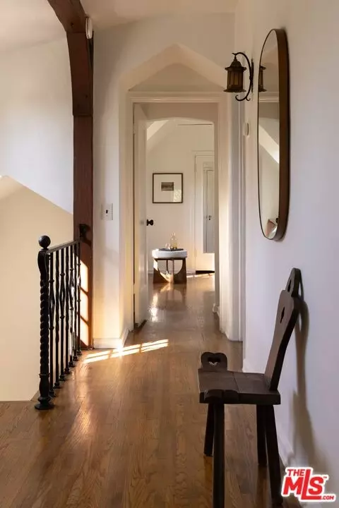 Entry Way - 92 Grace Ter, Pasadena, CA 91105 photo 3 of 4