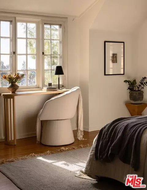 Bedroom - 92 Grace Ter, Pasadena, CA 91105 photo 8 of 10
