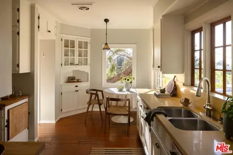 Kitchen - 92 Grace Ter, Pasadena, CA 91105 photo 2 of 4