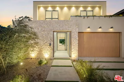 812 N Genesee Ave, Los Angeles, CA 90046