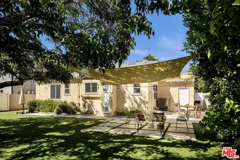 Exterior - 2012 N Screenland Dr, Burbank, CA 91505 photo 3 of 6