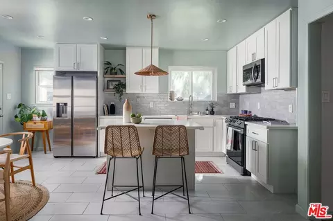 Kitchen - 2012 N Screenland Dr, Burbank, CA 91505 photo 1 of 6