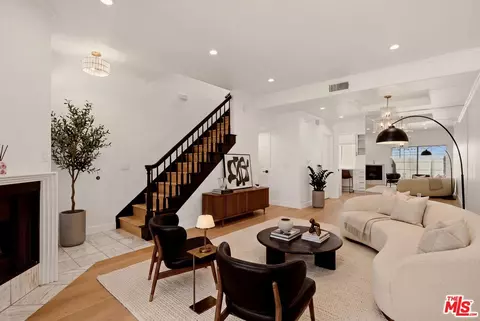 5145 Yarmouth Ave #19, Encino, CA 91316