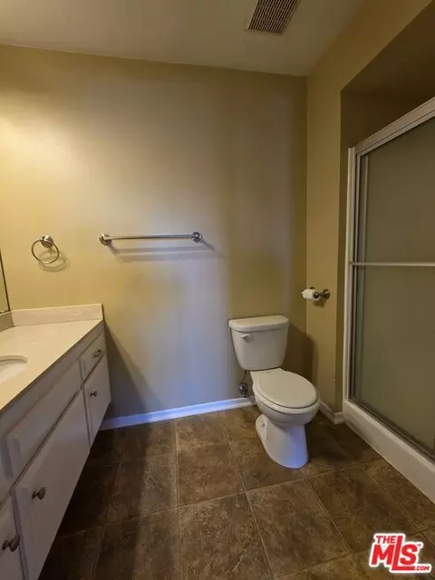 Bath - 1150 S Meadow Ln #30, Colton, CA 92324 photo 1 of 2