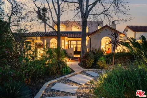 1633 Hi Point St, Los Angeles, CA 90035