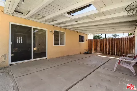 Exterior - 642 N Pine Ave, Rialto, CA 92376 photo 3 of 3