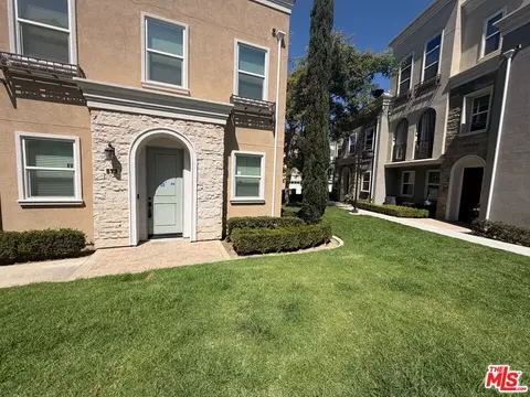 Exterior - 573 Winchester Dr, Oxnard, CA 93036 photo 1 of 2