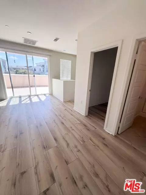 Entry Way - 573 Winchester Dr, Oxnard, CA 93036 photo 1 of 1