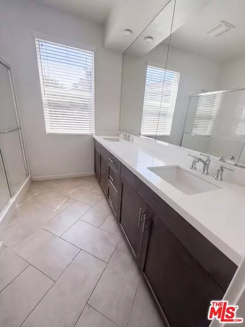 Bath - 573 Winchester Dr, Oxnard, CA 93036 photo 1 of 3