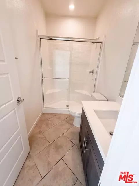 Bath - 573 Winchester Dr, Oxnard, CA 93036 photo 3 of 3