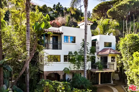 415 W Rustic Rd, Santa Monica, CA 90402