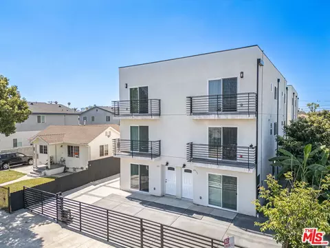 636 W 76th St, Los Angeles, CA 90044