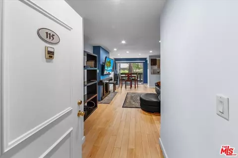 10115 Summertime Ln, Culver City, CA 90230