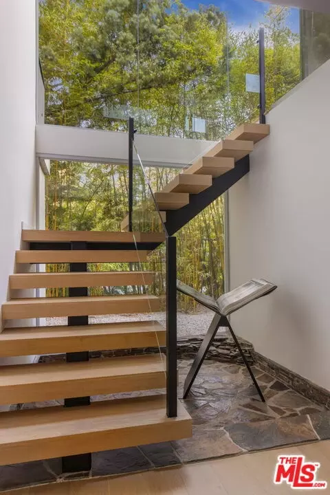 Entry Way - 2731 Hutton Dr, Beverly Hills, CA 90210 photo 4 of 4