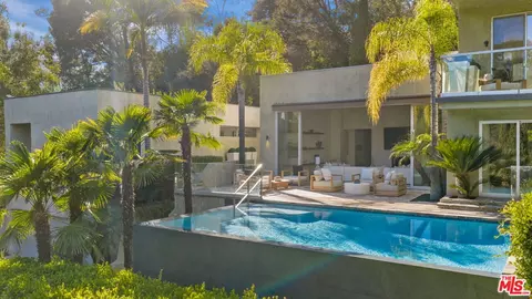 Exterior - 2731 Hutton Dr, Beverly Hills, CA 90210 photo 1 of 9