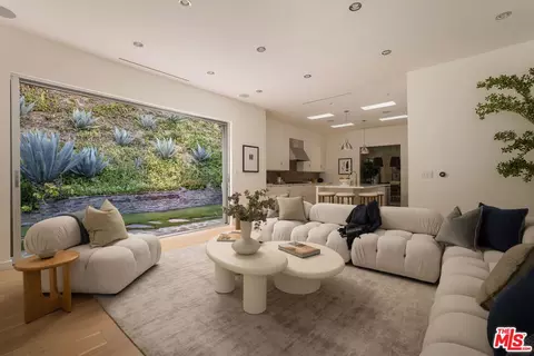 Living - 2731 Hutton Dr, Beverly Hills, CA 90210 photo 5 of 6