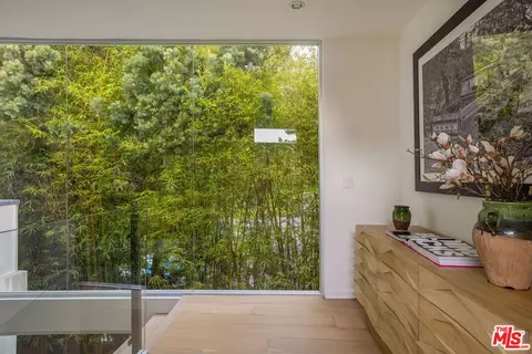Entry Way - 2731 Hutton Dr, Beverly Hills, CA 90210 photo 1 of 4