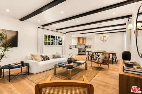 16644 Calneva Dr, Encino, CA 91436