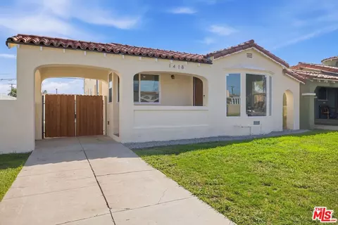 1418 W 93rd St, Los Angeles, CA 90047