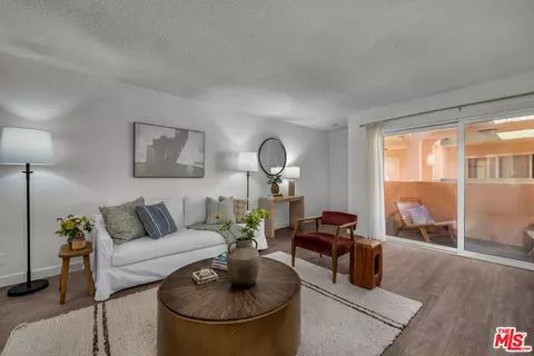 914 Lincoln Blvd #202, Santa Monica, CA 90403