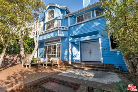134 Roma Ct, Marina Del Rey, CA 90292