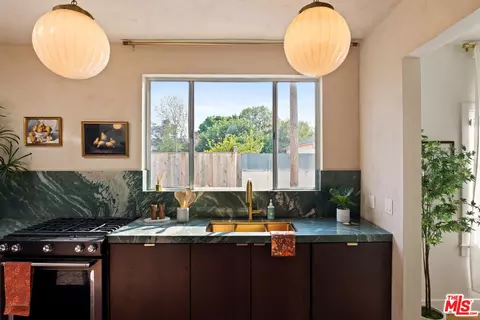 Kitchen - 818 Palms Blvd, Venice, CA 90291 photo 6 of 7
