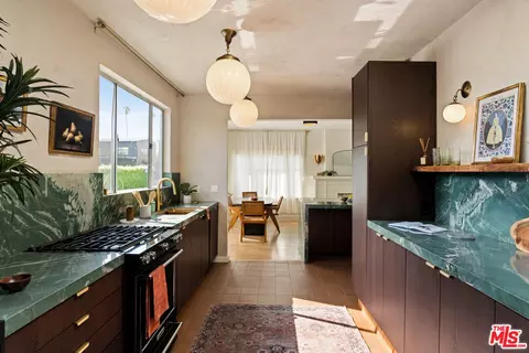 Kitchen - 818 Palms Blvd, Venice, CA 90291 photo 3 of 7