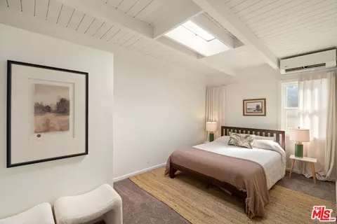 Bedroom - 818 Palms Blvd, Venice, CA 90291 photo 4 of 6