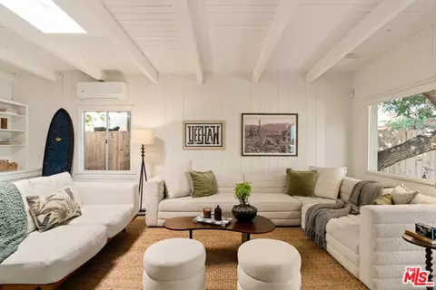 Living - 818 Palms Blvd, Venice, CA 90291 photo 7 of 11