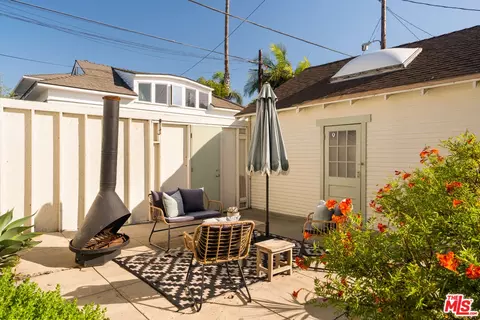 Exterior - 818 Palms Blvd, Venice, CA 90291 photo 8 of 14