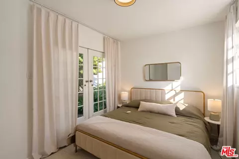Bedroom - 818 Palms Blvd, Venice, CA 90291 photo 5 of 6