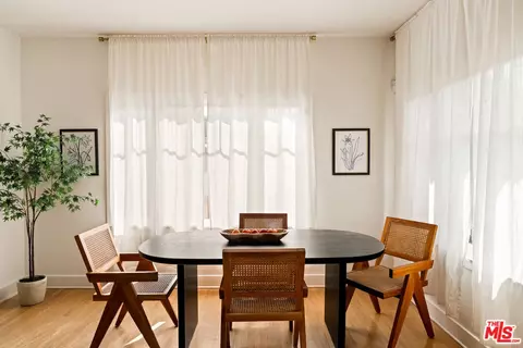 Dining - 818 Palms Blvd, Venice, CA 90291 photo 1 of 1