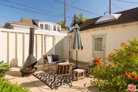 Exterior - 818 Palms Blvd, Venice, CA 90291 photo 9 of 15