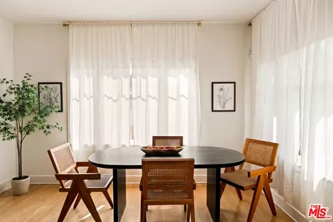 Dining - 818 Palms Blvd, Venice, CA 90291 photo 1 of 2