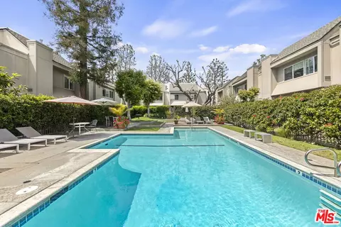 2520 Arizona Ave #8, Santa Monica, CA 90404