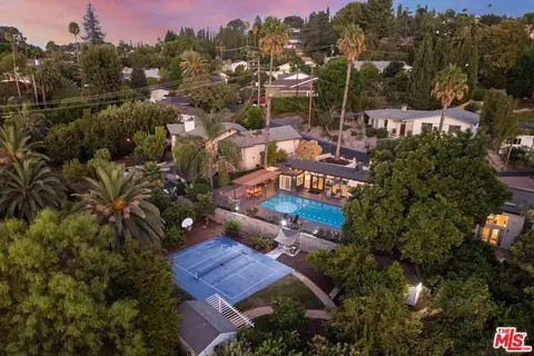 22505 Macfarlane Dr, Woodland Hills, CA 91364