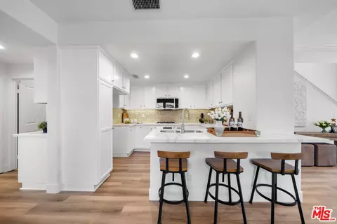 Kitchen - 270 Lockford, Irvine, CA 92602 photo 3 of 3