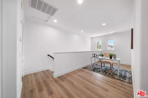 Entry Way - 270 Lockford, Irvine, CA 92602 photo 2 of 2