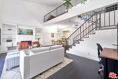200 S La Fayette Park Pl #2, Los Angeles, CA 90057