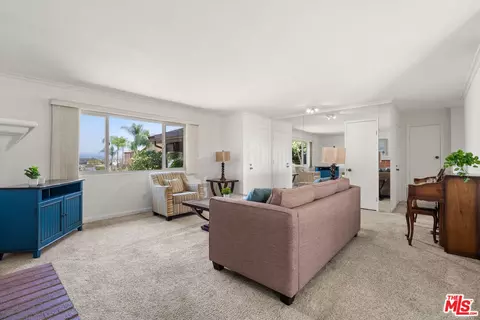 Living - 726 Dewane Dr, El Cajon, CA 92020 photo 1 of 3