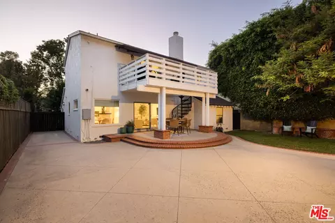 Exterior - 4176 Klump Ave, Studio City, CA 91602 photo 3 of 8