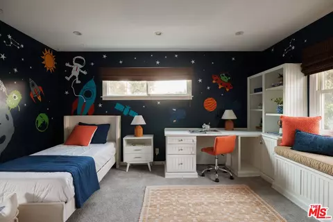 Bedroom - 4176 Klump Ave, Studio City, CA 91602 photo 5 of 6