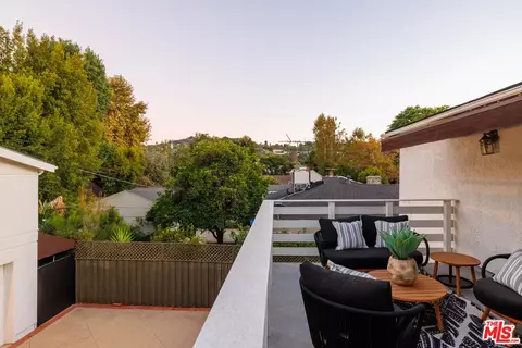 Exterior - 4176 Klump Ave, Studio City, CA 91602 photo 2 of 8