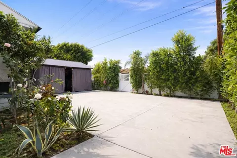 Exterior - 10554 Lanark St, Sun Valley, CA 91352 photo 9 of 11